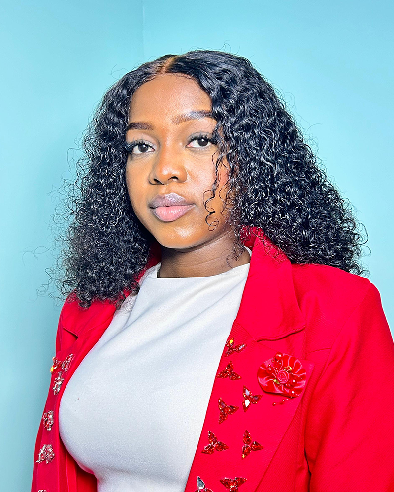 Lois "Desola" Akinbode