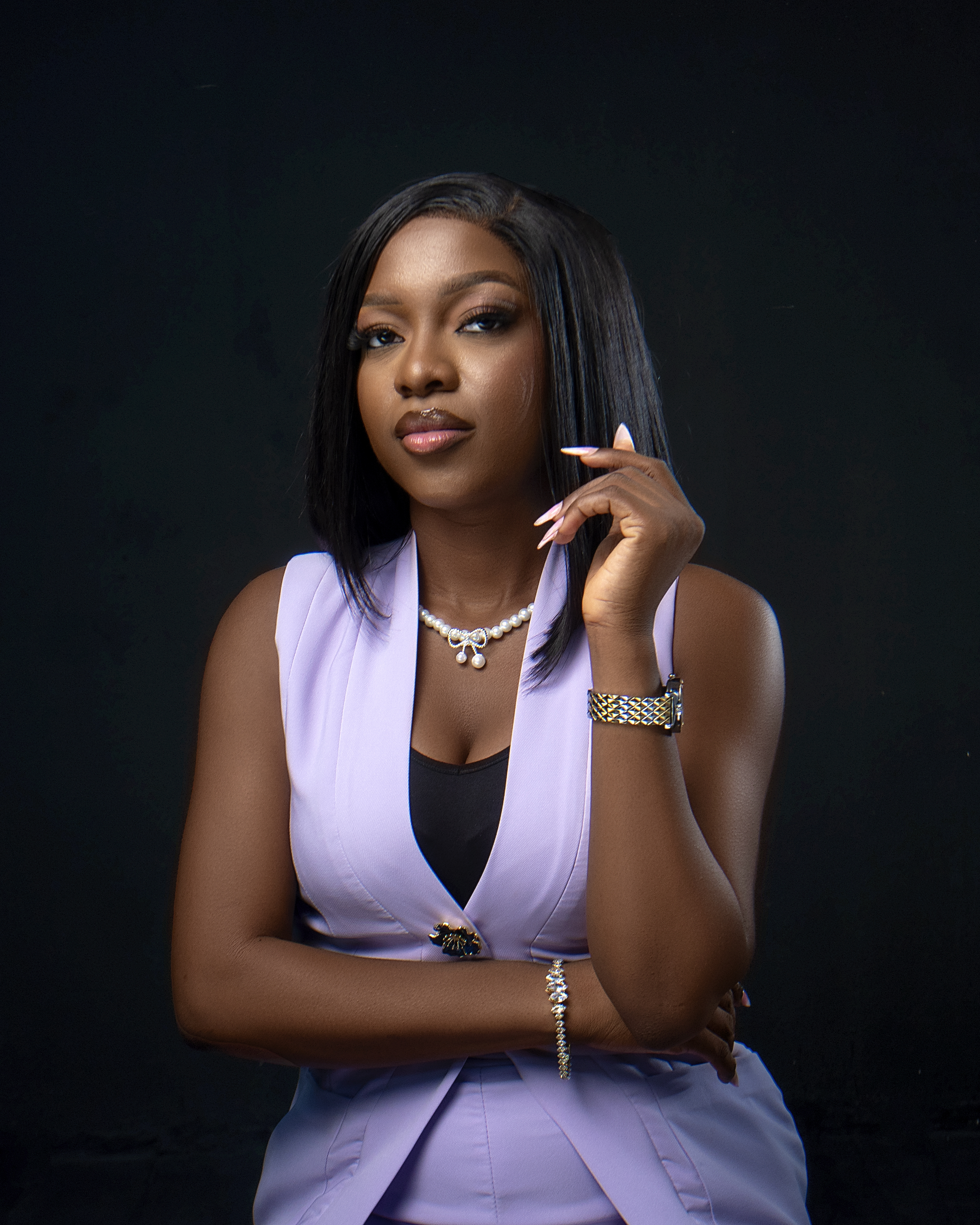 Lois "Desola" Akinbode